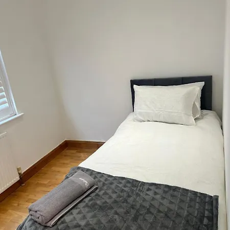 Good Priced Single In Guest house Northolt (Greater London)
