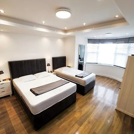 Bright 4br 2ba Gem In Wembley - Sleeps 8 * Harrow