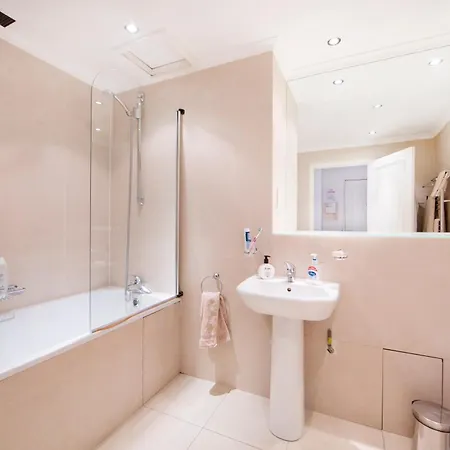 Cornwall Gardens Apartment