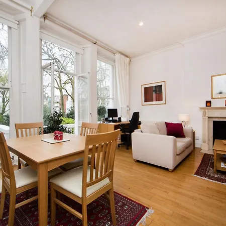 Cornwall Gardens Apartment *