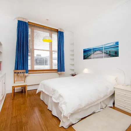 Cornwall Gardens Apartment *