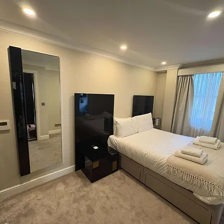 Estatesmen Park Lane Apartament *