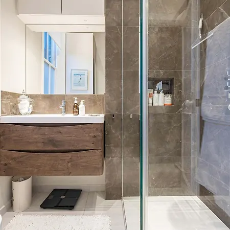 Lovely 1 Bedroom Flat In Chelsea *