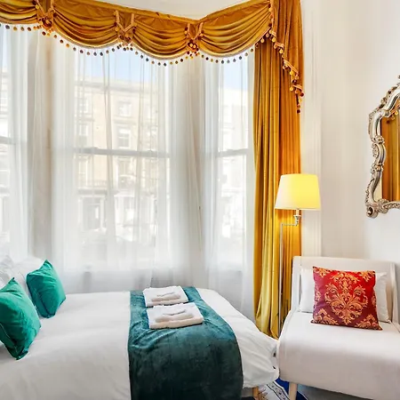 Gorgeous Regal Flat In Apartment