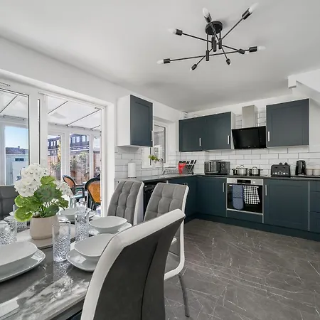 Beautiful In Greater London Holiday home