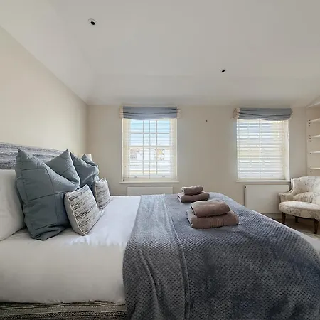 Villa Stylish 3-bedroom Terrace House Near Earls Court London