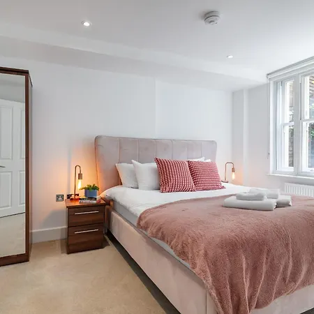 Stylish 2br With Garden By St Pancras International * London
