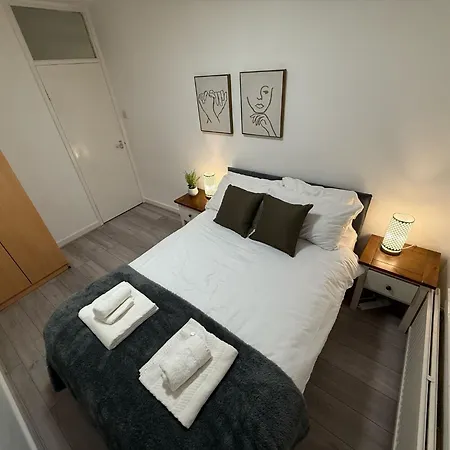 Guest In Vauxhall Guest house *