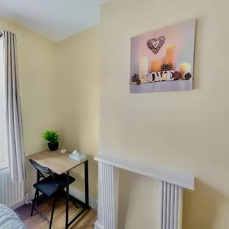 Plaistow Near Custom House Excel Free Parking Apartment