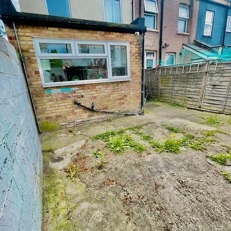 Plaistow Near Custom House Excel Free Parking Apartment