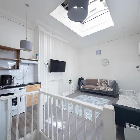 Stylish - Steps From Hyde Park & Paddington Station * London