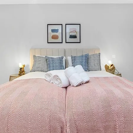 Upscale Modern Luxe Stunning 5br In London! * Londres