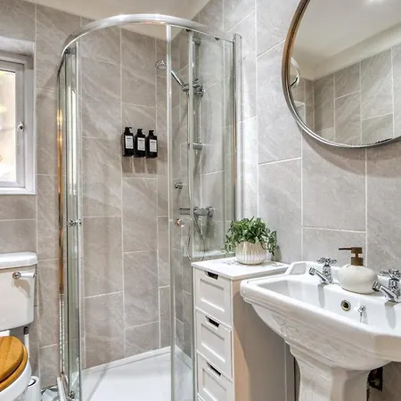 Chelsea Hideaway 2br Private Patio Londen