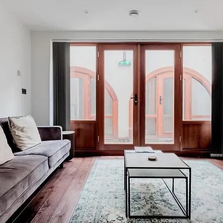 Blueground Fitzrovia Nr Supermarkets Dining Lon-526 Apartment London