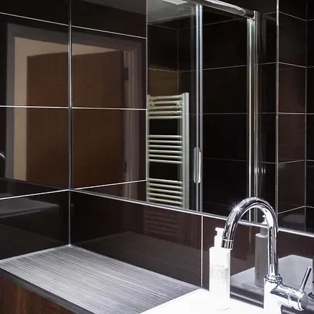 Adagio London 4* ברנטפורד