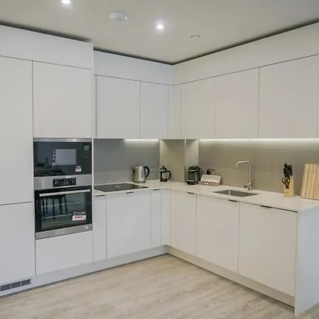 Coppermaker Square In Stratford Aparthotel London