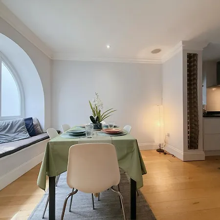 Spacious And Cosy 3brs 5f House In Heart Of Londra