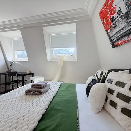 Spacious And Cosy 3brs 5f House In Heart Of Villa *