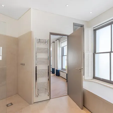 Brand New Refurbishment Townhouse In Notting Hill Near Portobello Road With Ac Air Conditioning & Roof Terrace *