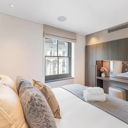 Brand New Refurbishment Townhouse In Notting Hill Near Portobello Road With Ac Air Conditioning & Roof Terrace *