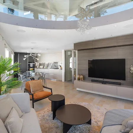 Brand New Refurbishment Townhouse In Notting Hill Near Portobello Road With Ac Air Conditioning & Roof Terrace Apartment London