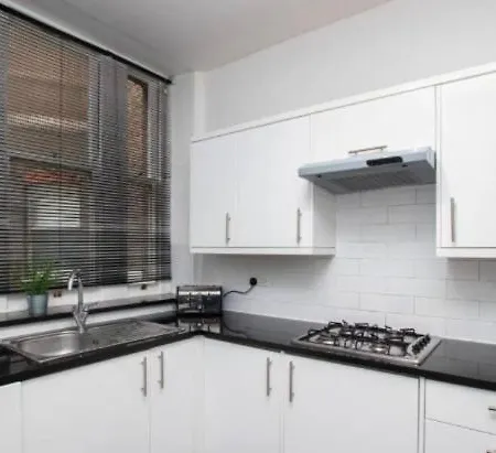Chelsea Charm Radiant 3br Elegance Apartment