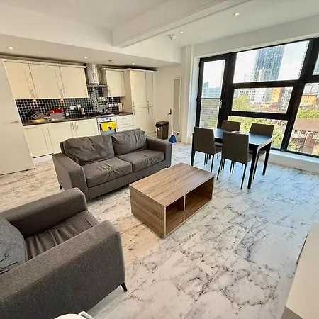 Deluxe Entire With 2x Bedrooms, 2x Bathrooms And A Big Living In The Olympic Park And Westfield At Stratford Aparthotel