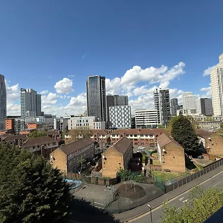 Aparthotel Deluxe Entire With 2x Bedrooms, 2x Bathrooms And A Big Living In The Olympic Park And Westfield At Stratford *