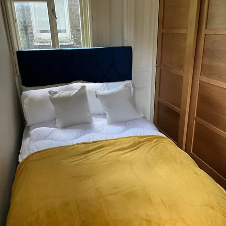 Newly Refurbished- Awesome Very Flat In Famous Notting Hill With A Balcony לונדון