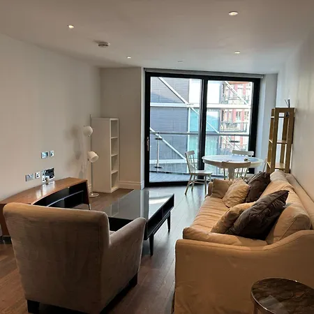 2 Bed Flat Big Ben View アパート ロンドン