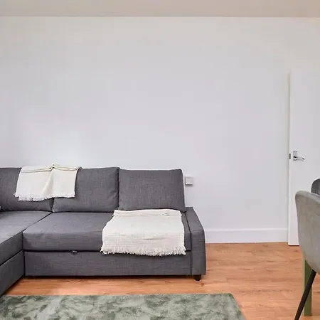 Apartment Elegant 3-bed Flat In Bayswater! London