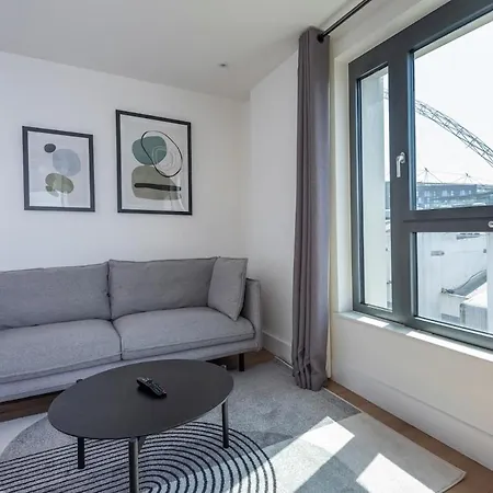 Stunning With Private Terrace Apartment *