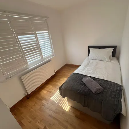 Good Priced Single In * Northolt (Greater London)