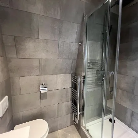 Last-Minute Deals L New Launch L Reserve Now L Sleeps Up To 4 L Business Family Live London Short Lets & Serviced Accommodation *