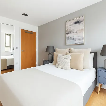 Apartment Timeless Elegance In Haggerston *