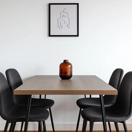 Timeless Elegance In Haggerston Apartment
