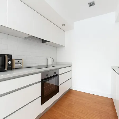 Timeless Elegance In Haggerston Apartment