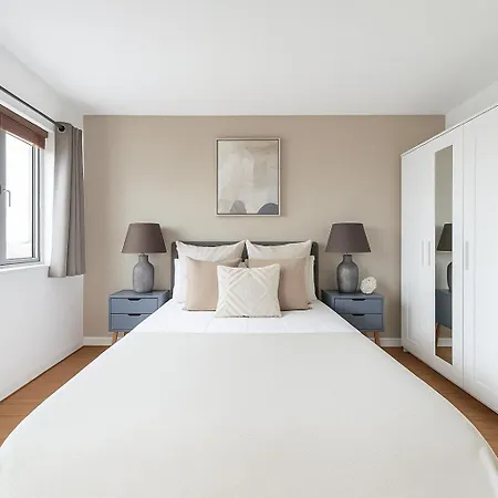 Apartment Timeless Elegance In Haggerston London