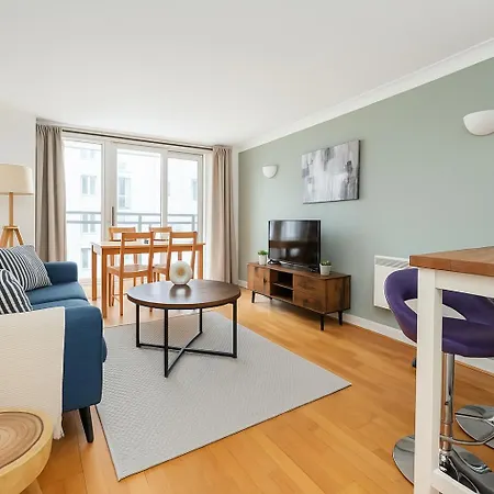 Apartment Timeless Elegance In Haggerston London