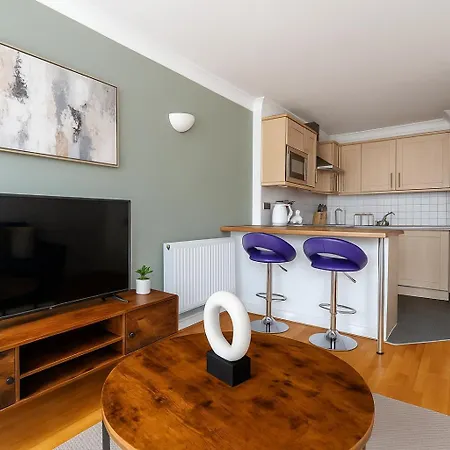 Timeless Elegance In Haggerston *