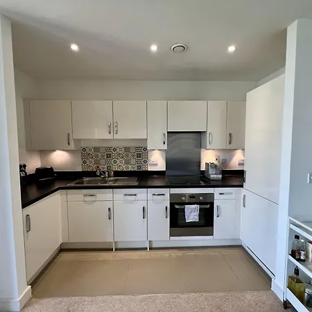 Apartment Modern & Comfortable Center With Balcony