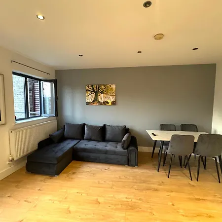Stunning 2bedroom Flat With 2 Balcony In Whitechapel - 5mins To Aldgate Station * Londres