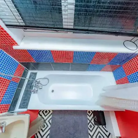Holiday home The Serene With Hot Tub, Sauna And Cinema Experience