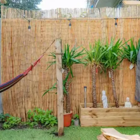 The Serene With Hot Tub, Sauna And Cinema Experience London