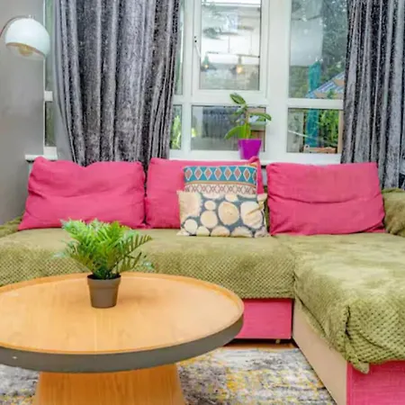 The Serene With Hot Tub, Sauna And Cinema Experience Holiday home
