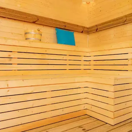 The Serene With Hot Tub, Sauna And Cinema Experience *