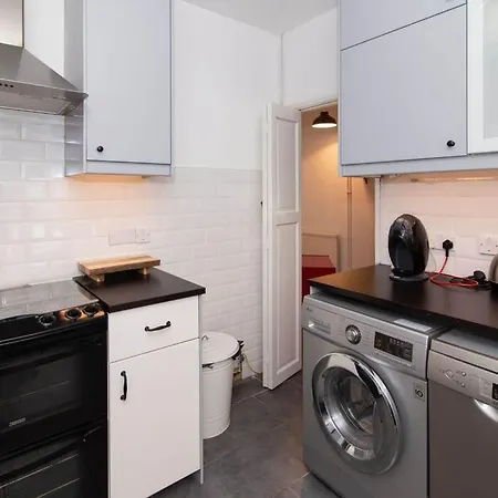 Modern 2-bedroom In Apartment