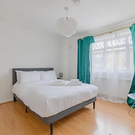Holiday home Spacious 4bd With Large Garden East