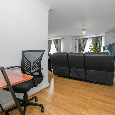 Wembley Stadium - 2 Bathrooms - 2 Parking - 2 Bedroom Spacious Beautiful Apartment Apartment London