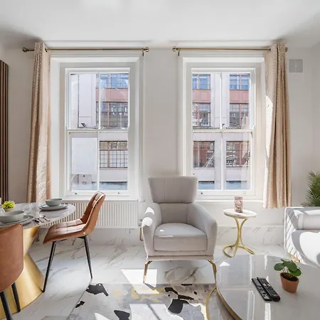 Chic 1-bed Flat In The Heart Of Soho Wardour Street 1wd